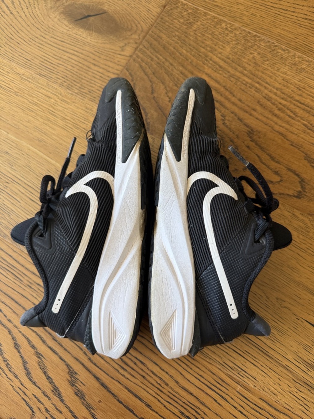 Nike Star Runner 4 - kids size 5Y - Picture 4 of 8